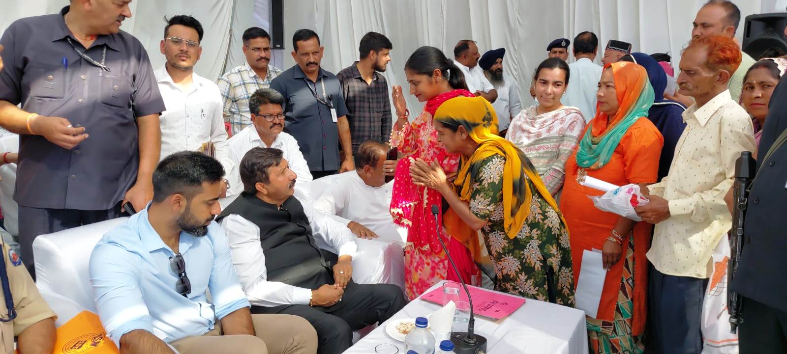 ਉਪ ਮੁੱਖ ਮੰਤਰੀ ਨੇ ਹਰੋਲੀ ਦੇ ਬਾਲੀਵਾਲ ਵਿੱਚ ‘ਸਰਕਾਰ ਪਿੰਡ ਦੇ ਦੁਆਰ’ ਪ੍ਰੋਗਰਾਮ ਦੀ ਪ੍ਰਧਾਨਗੀ ਕੀਤੀ।